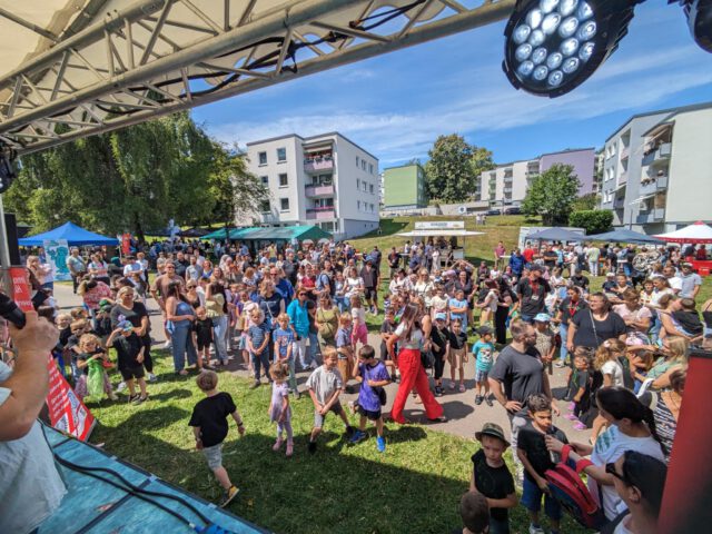 Sommerlaune pur: Hasenberg zeigt, wie Nachbarschaft geht